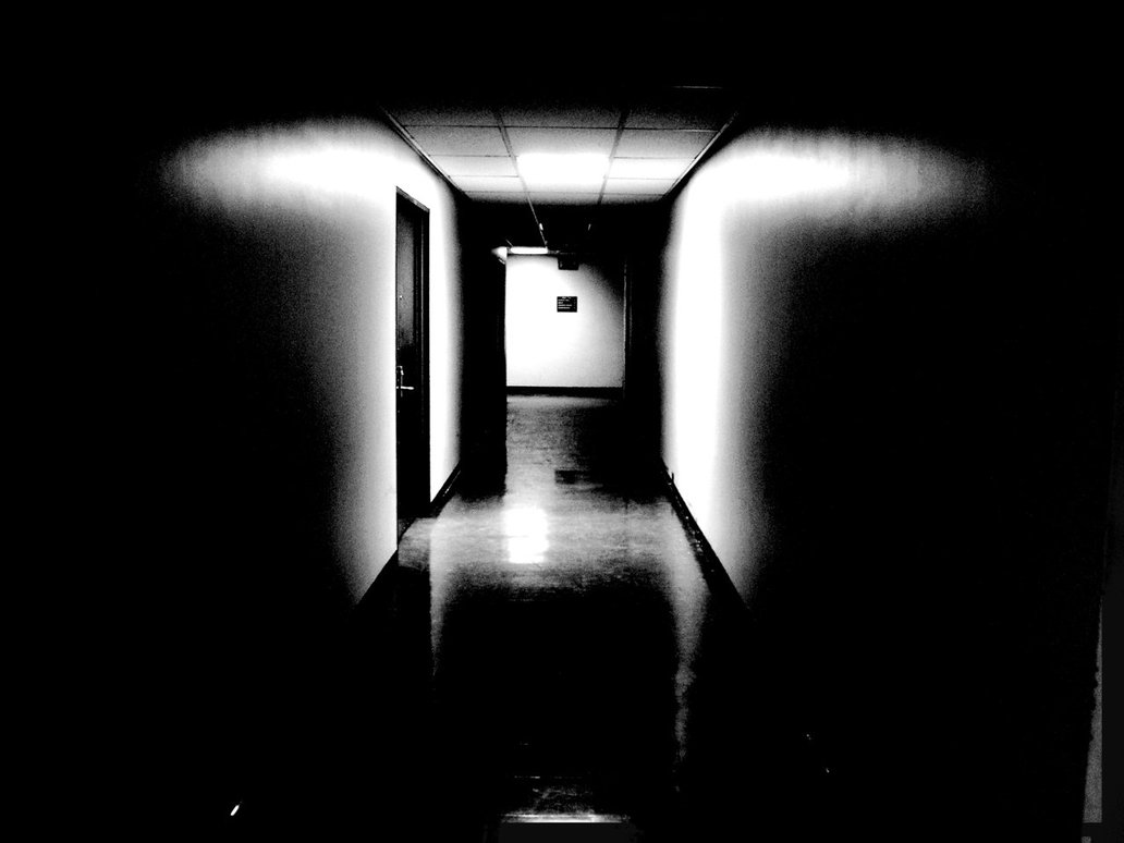 dark_hallway_by_ddrmixer.jpg